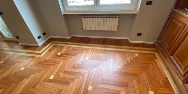 Restauro conservativo di parquet in pitchpine